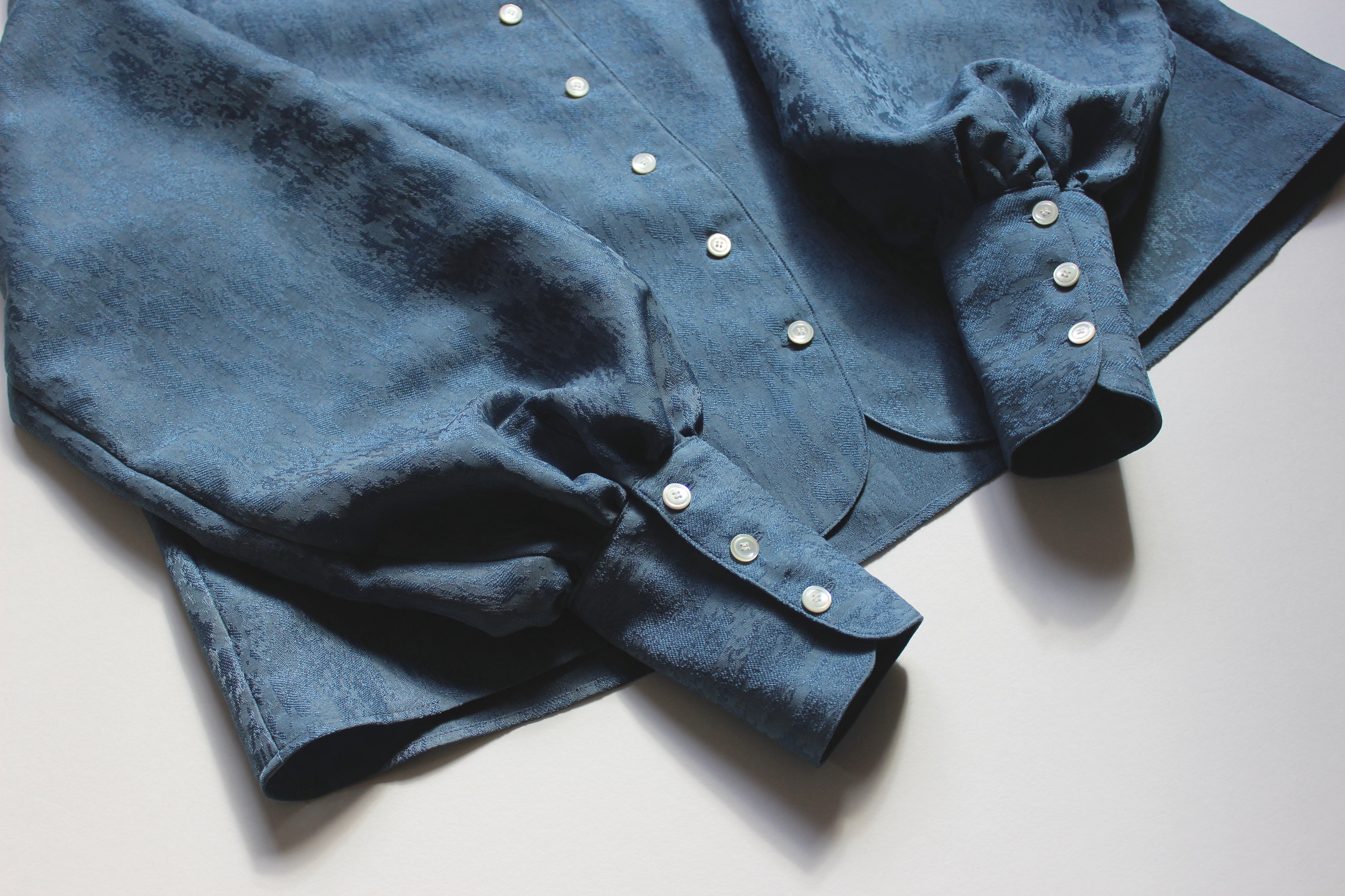 // slide collar blouse - clear blue - 【10月中旬〜下旬お届け予定】