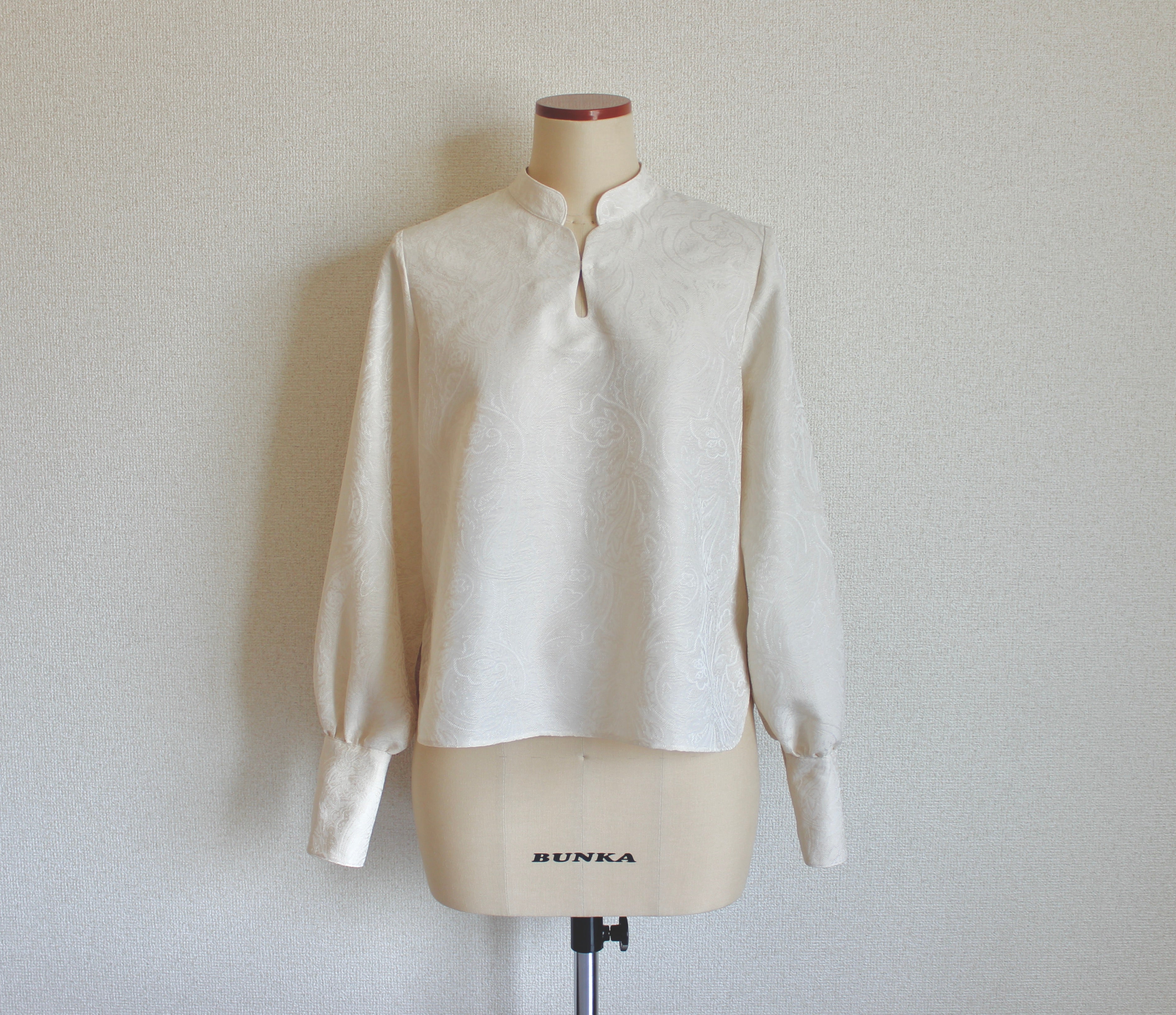 // gourd neck blouse (long sleeve)- ivory - 【10月中旬〜下旬お届け予定】