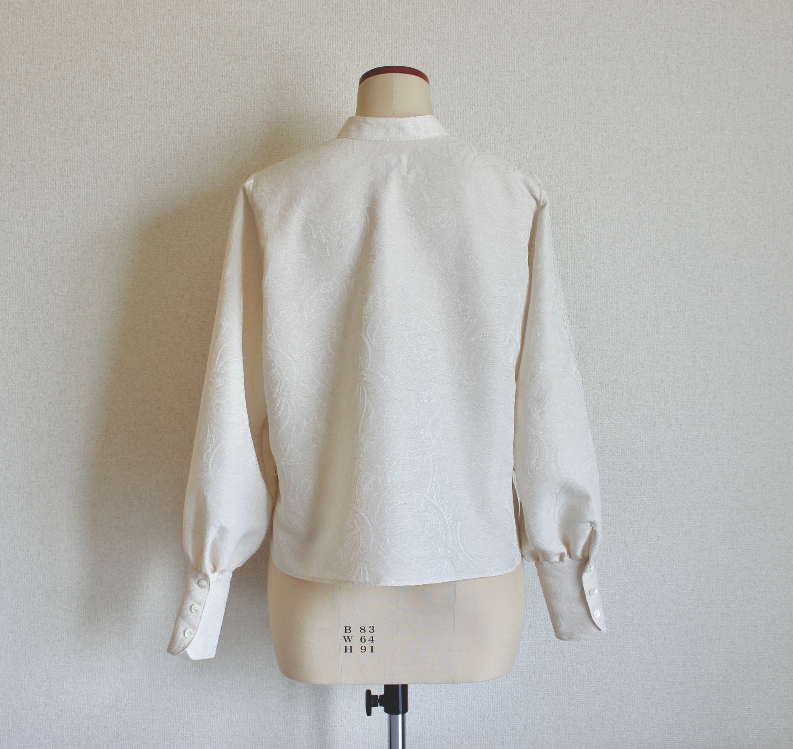 // gourd neck blouse (long sleeve)- ivory - 【10月中旬〜下旬お届け予定】