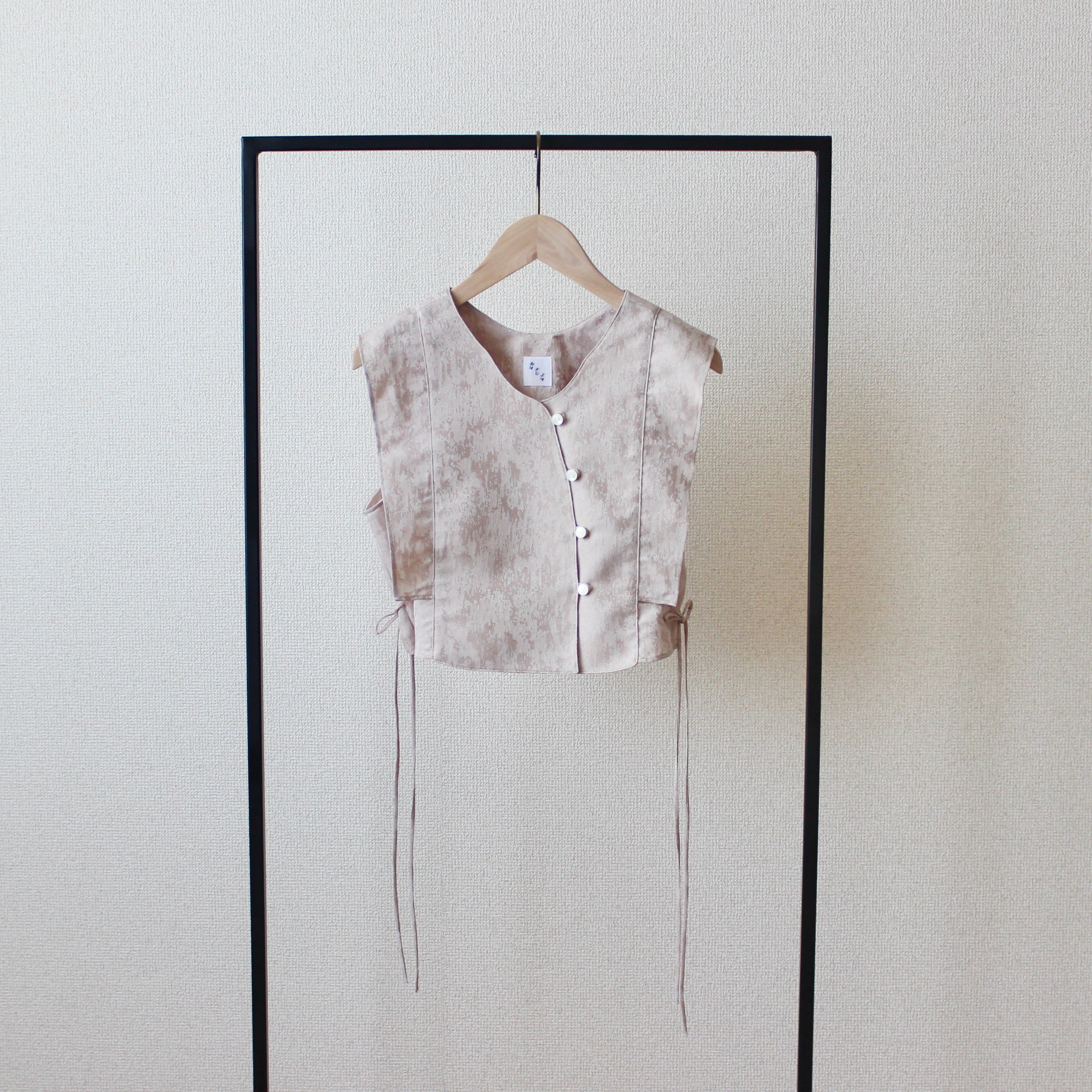 // side string vest - milk tea - 【10月中旬〜下旬お届け予定】
