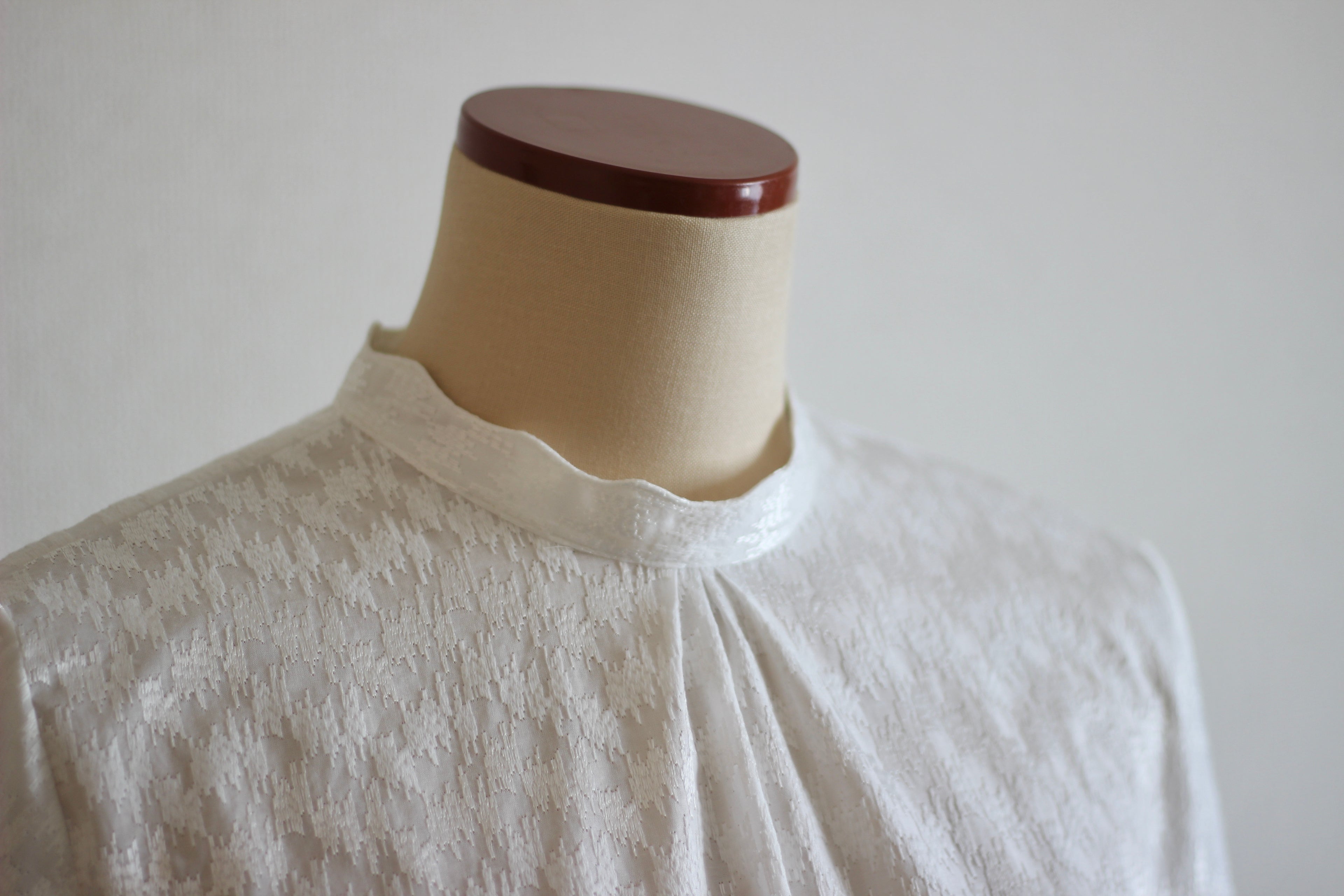 // wave collar blouse - white - 【10月中旬〜下旬お届け予定】