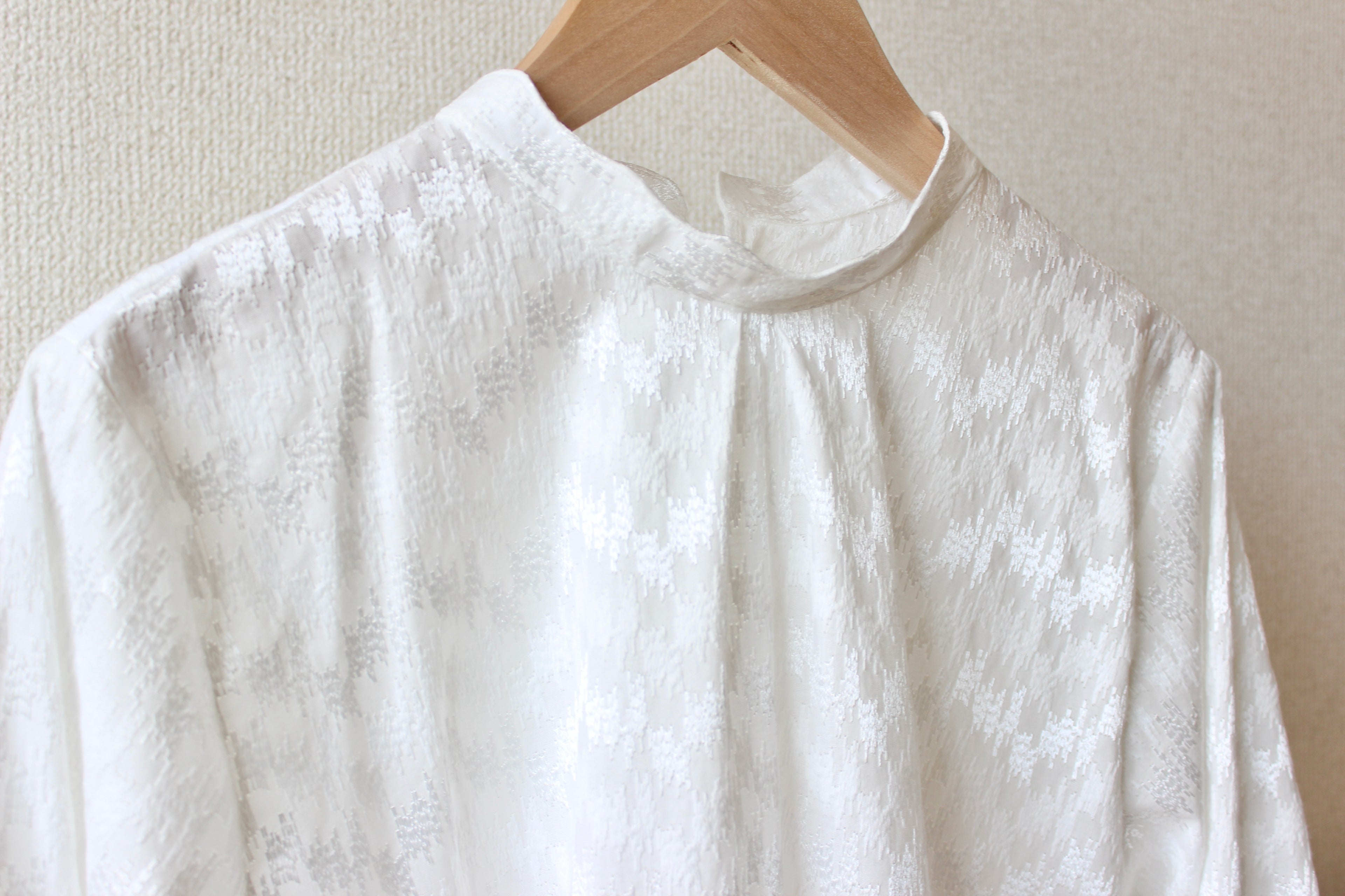 // wave collar blouse - white - 【10月中旬〜下旬お届け予定】