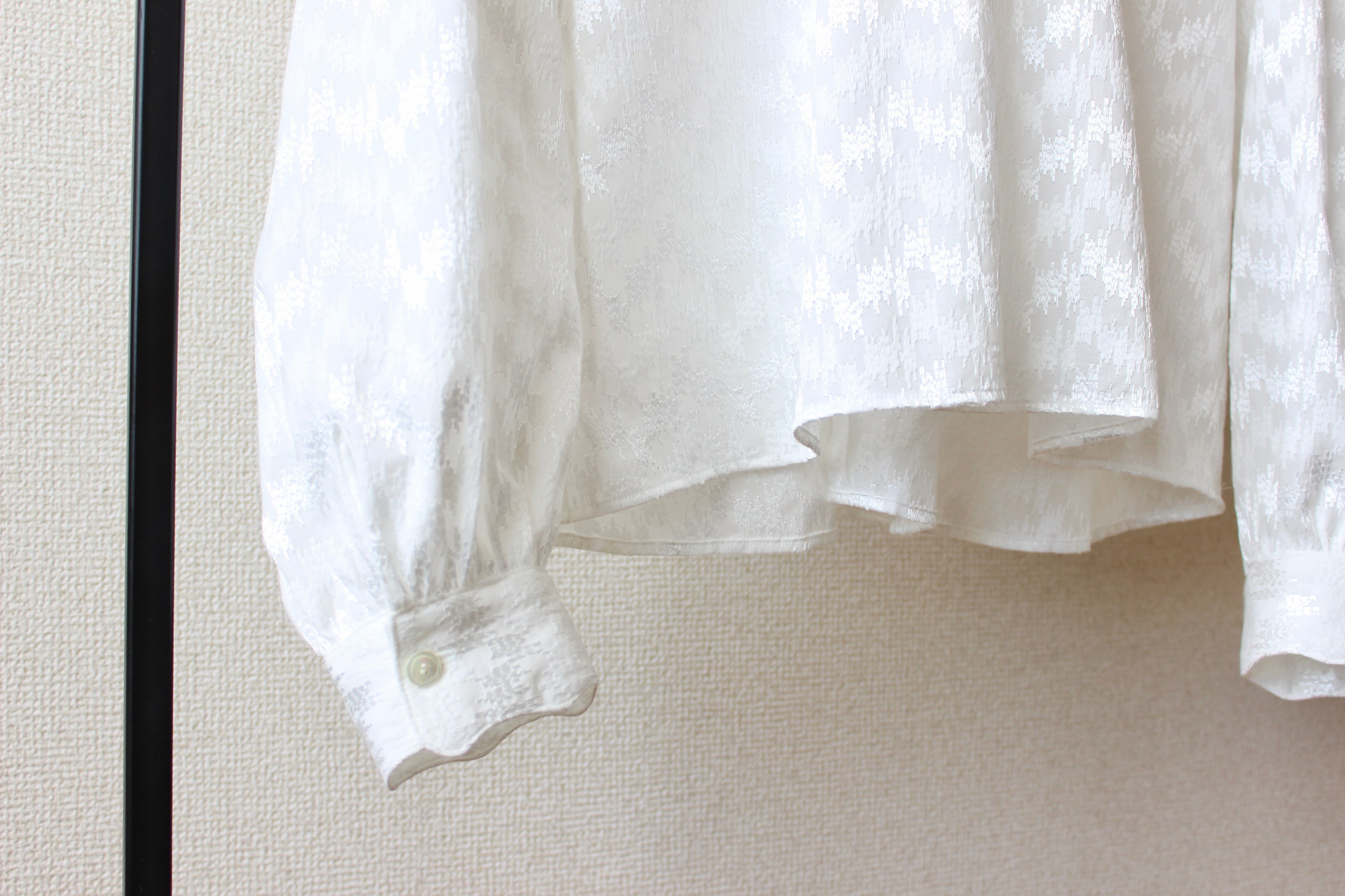 // wave collar blouse - white - 【12月下旬〜1月中旬お届け予定】