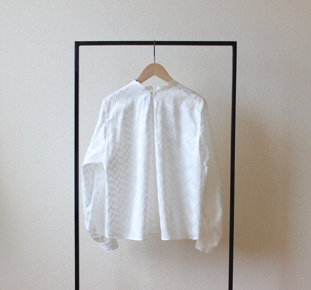 // wave collar blouse - white - 【12月下旬〜1月中旬お届け予定】