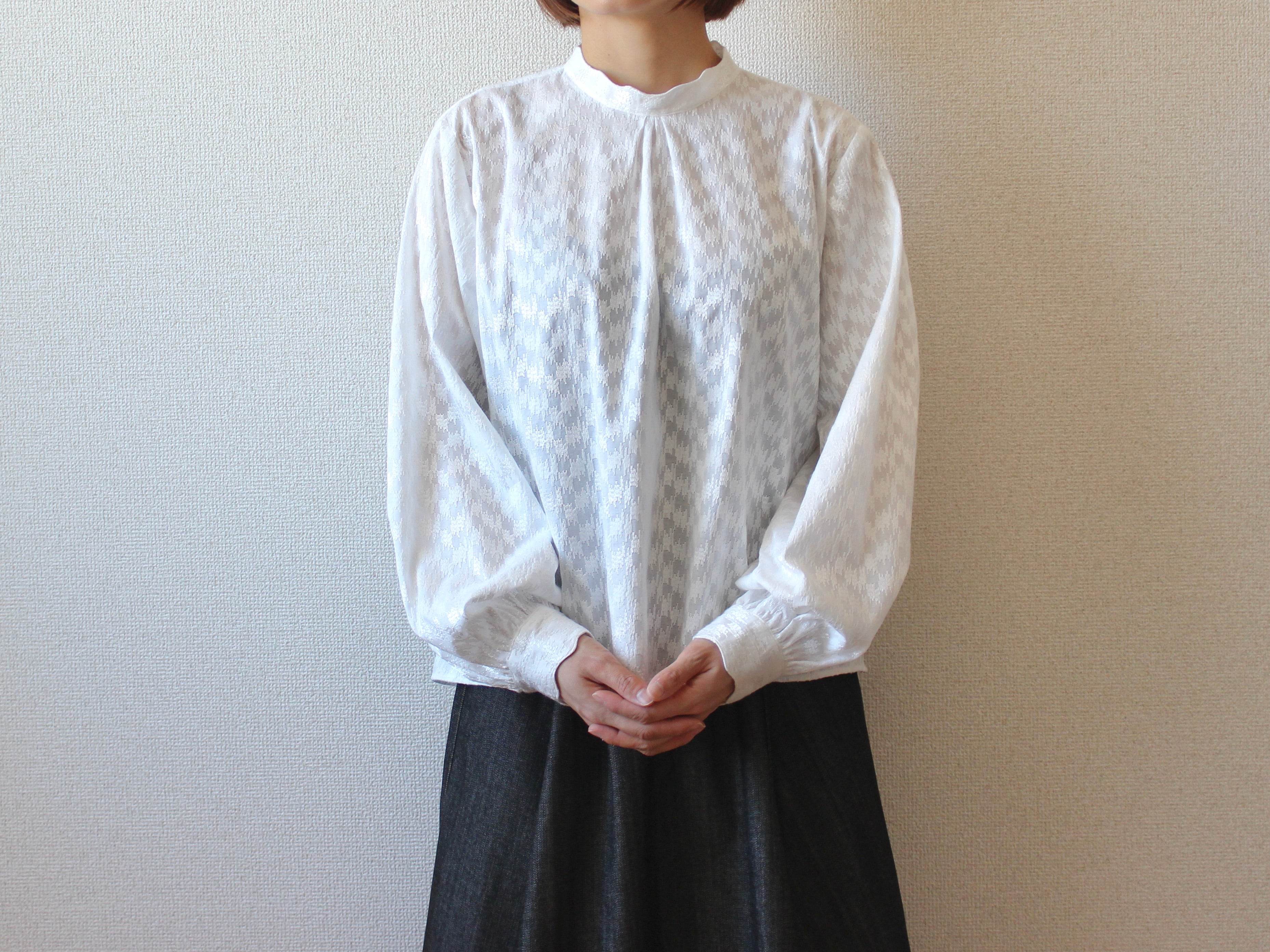// wave collar blouse - white - 【12月下旬〜1月中旬お届け予定】