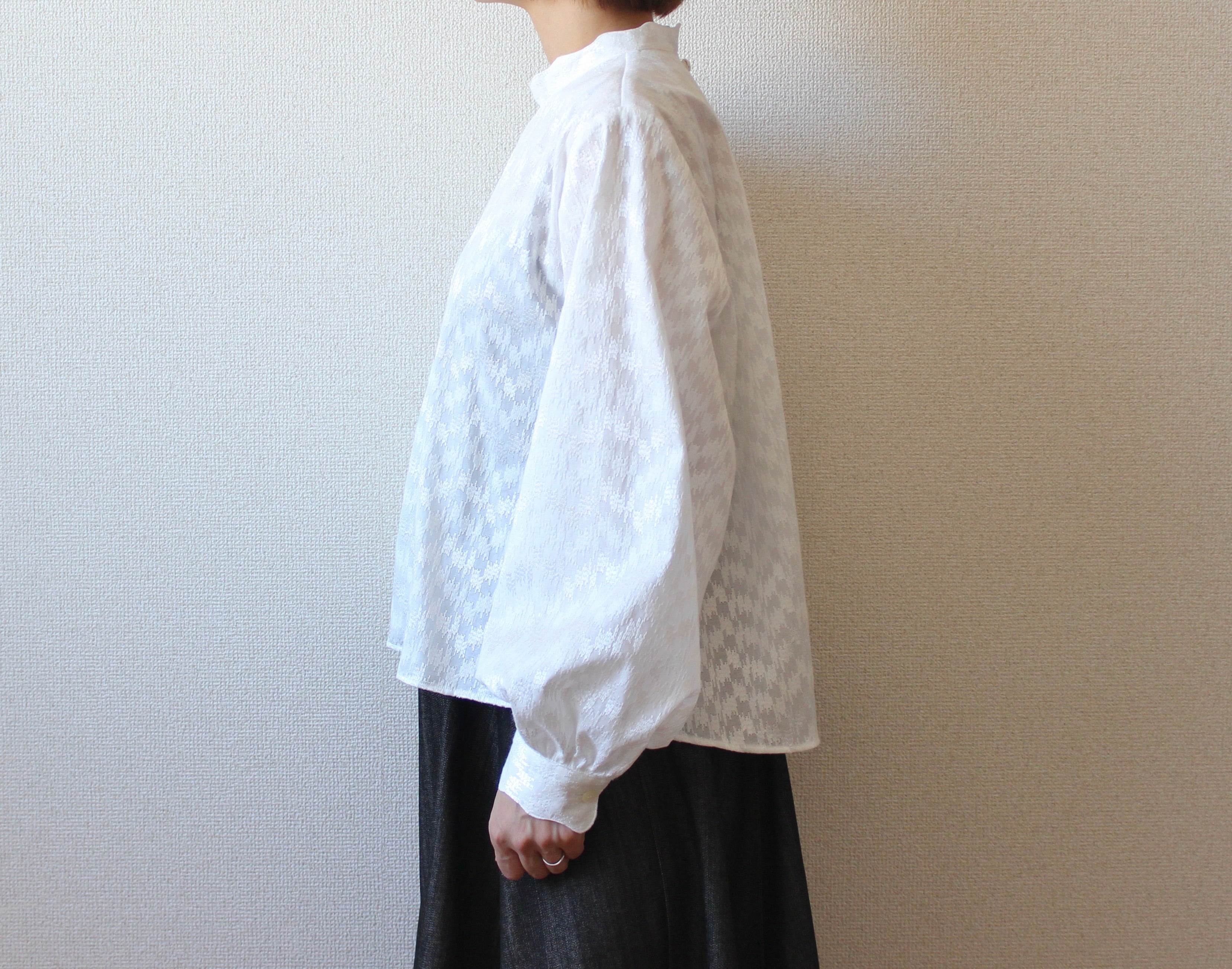 // wave collar blouse - white - 【12月下旬〜1月中旬お届け予定】