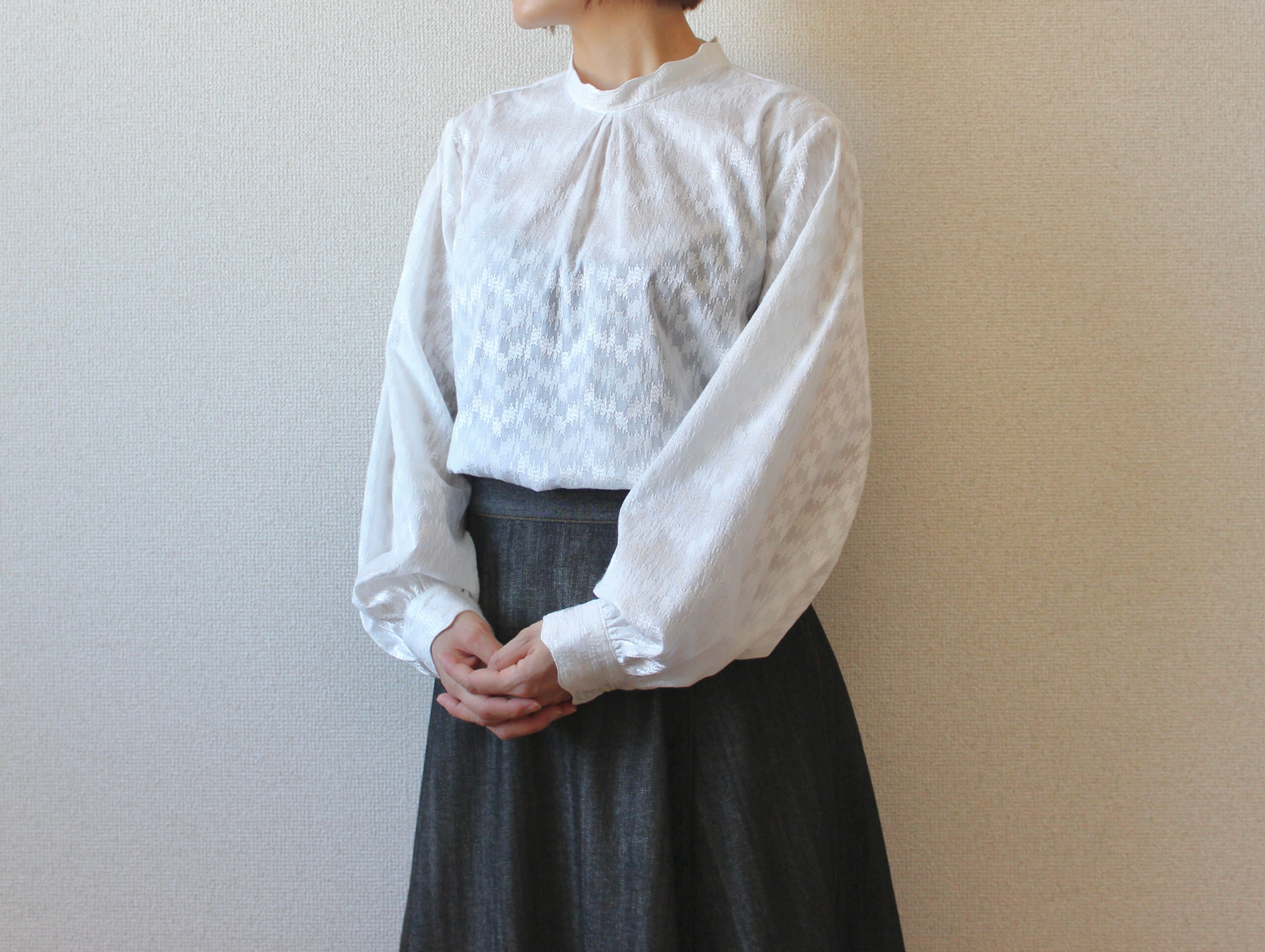 // wave collar blouse - white - 【12月下旬〜1月中旬お届け予定】