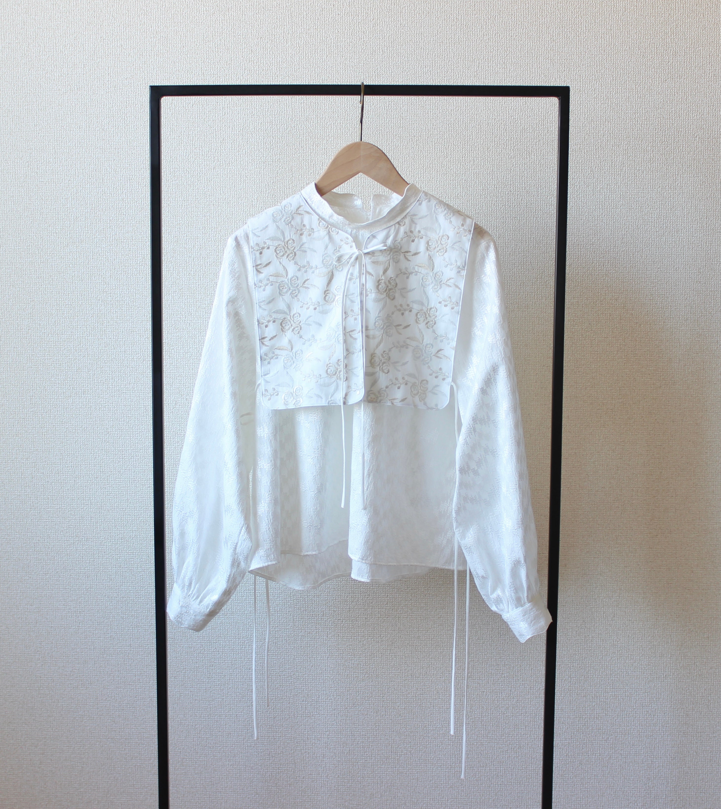 // wave collar blouse - white - 【12月下旬〜1月中旬お届け予定】