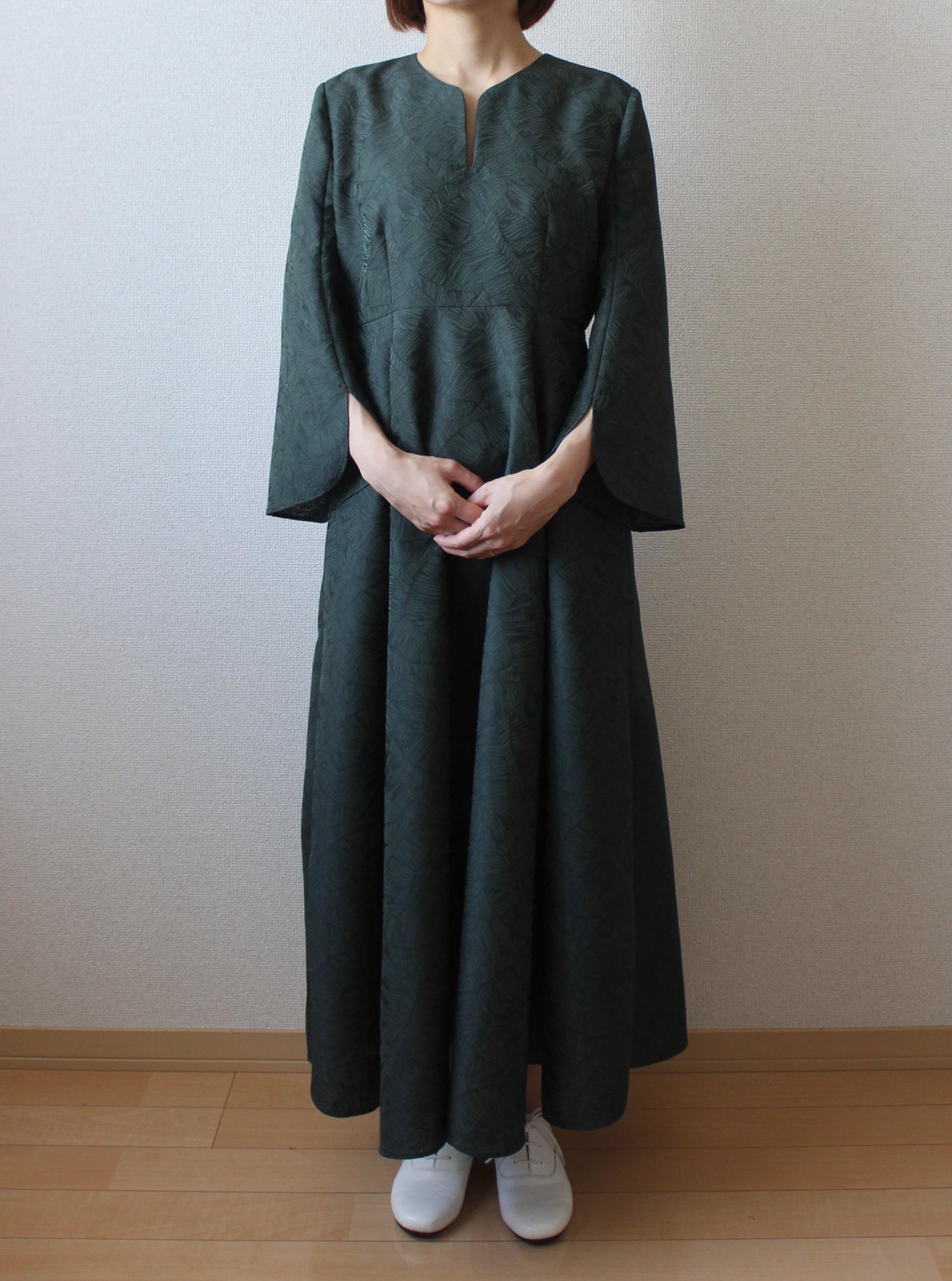 ワンピース makusa stem sleeve dress forest green stem sleeve dress - forest green - 【12月中旬〜下旬お届け予定