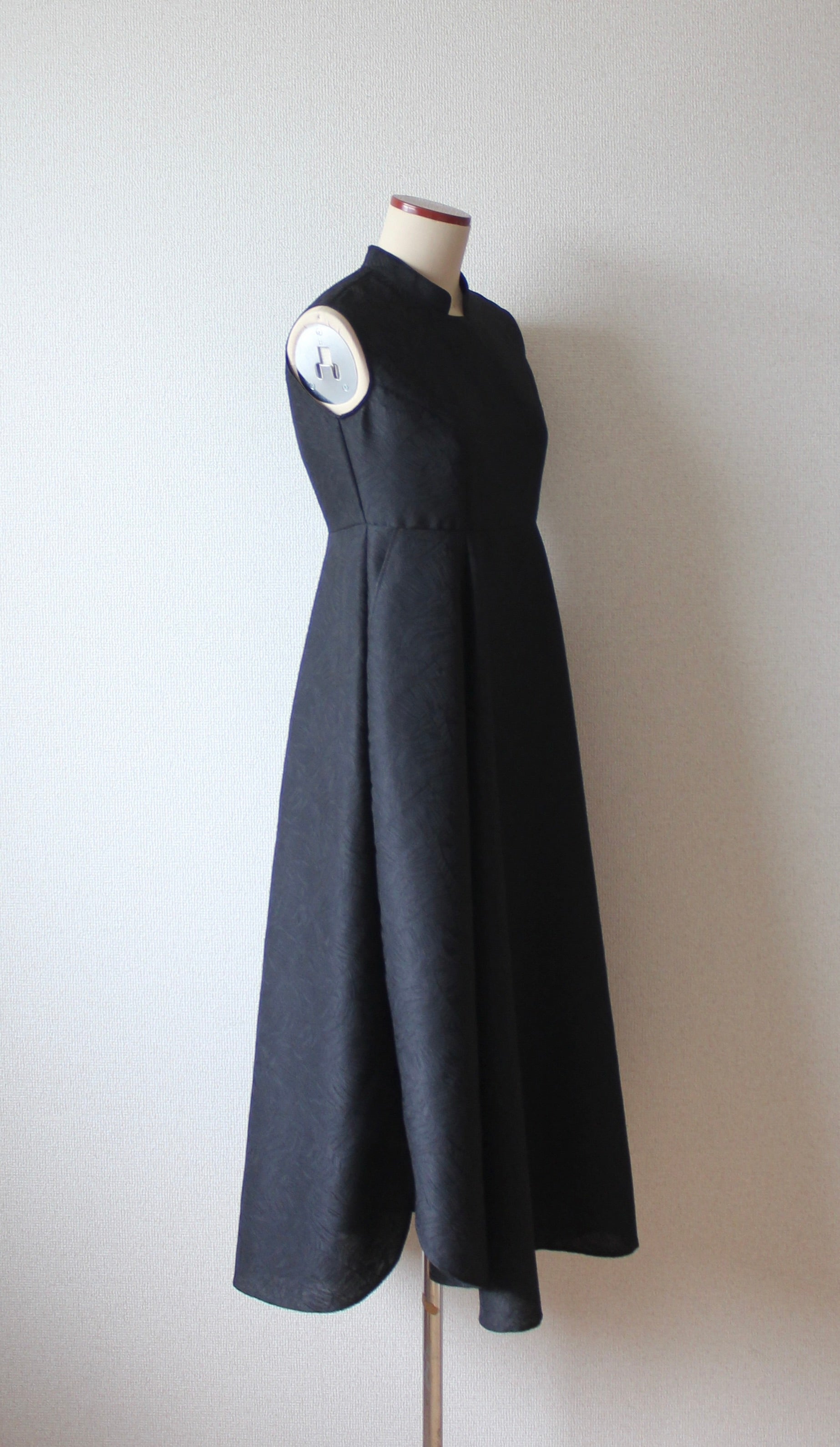 // sleeveless dress - black - 【10月中旬〜下旬お届け予定】