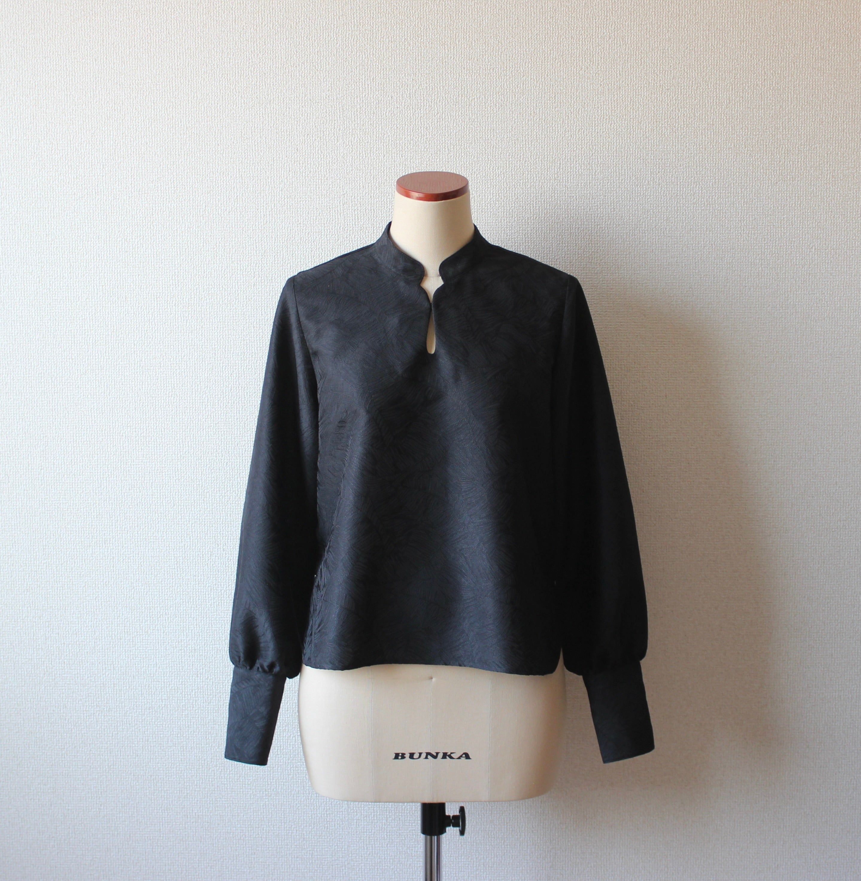 // gourd neck blouse (long sleeve) - black - 【10月中旬〜下旬お届け予定】
