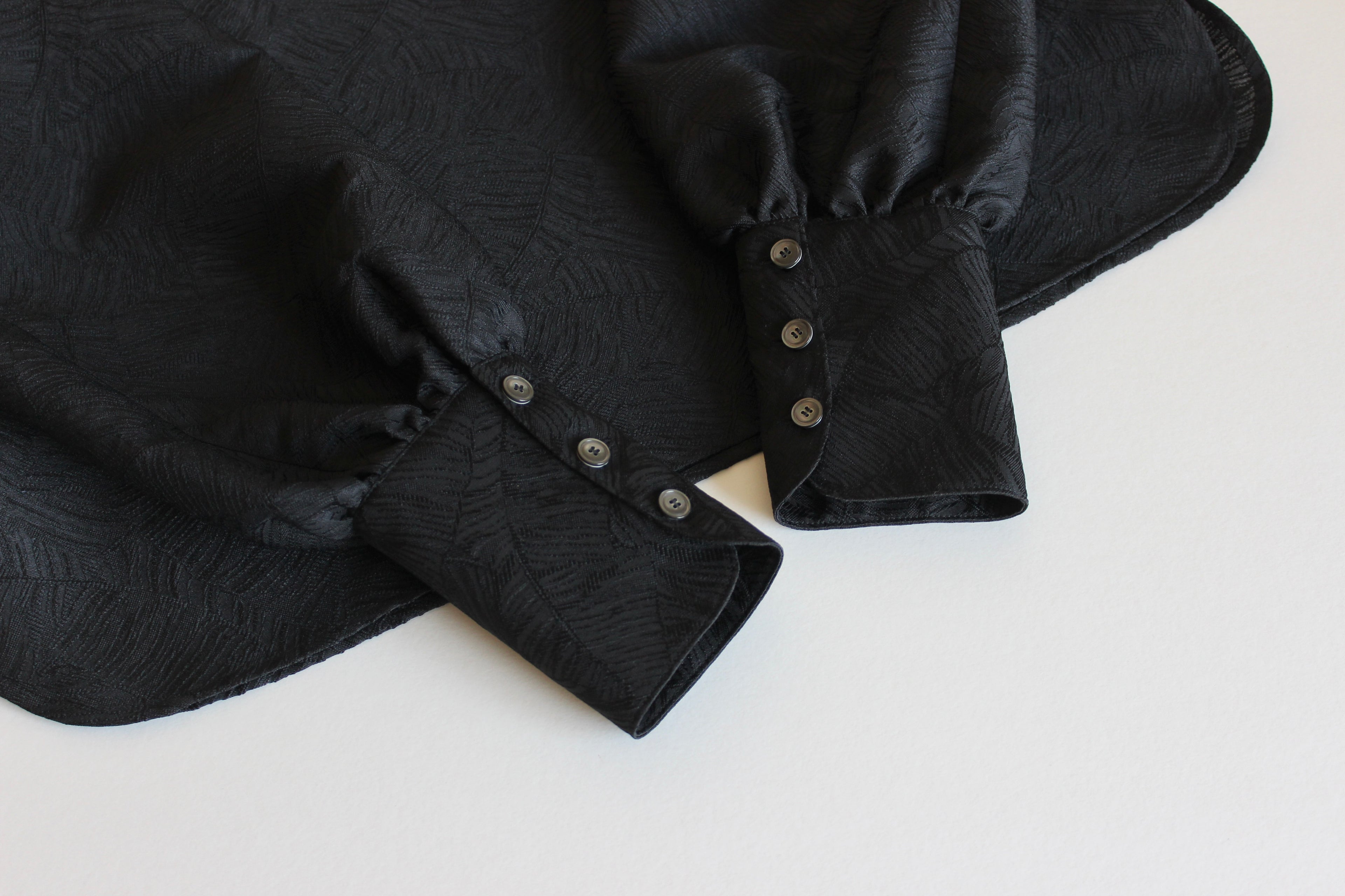 // gourd neck blouse (long sleeve) - black - 【10月中旬〜下旬お届け予定】
