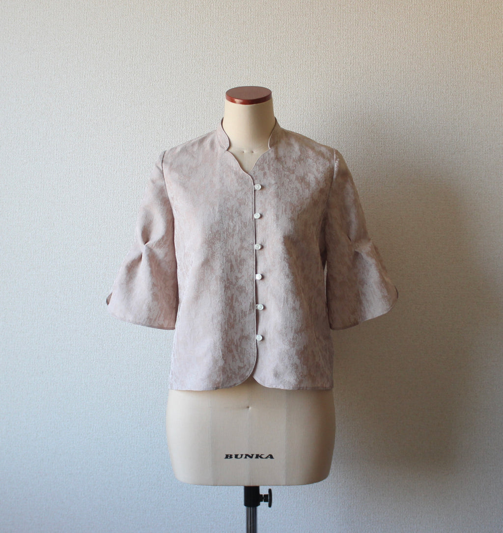 【遠隔試着】// fin sleeve blouse - milk tea -