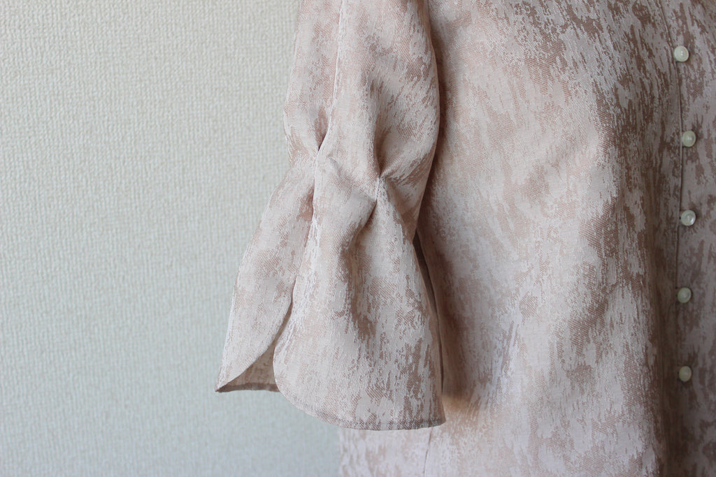 【遠隔試着】// fin sleeve blouse - milk tea -