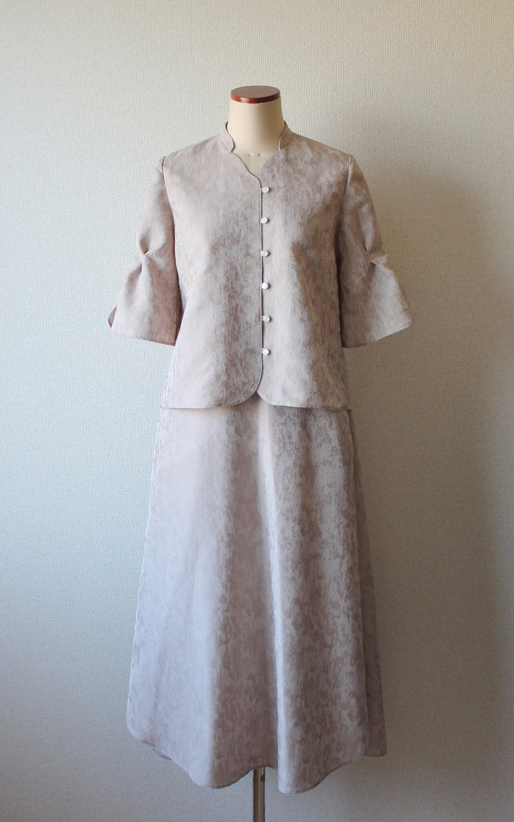 【遠隔試着】// fin sleeve blouse - milk tea -