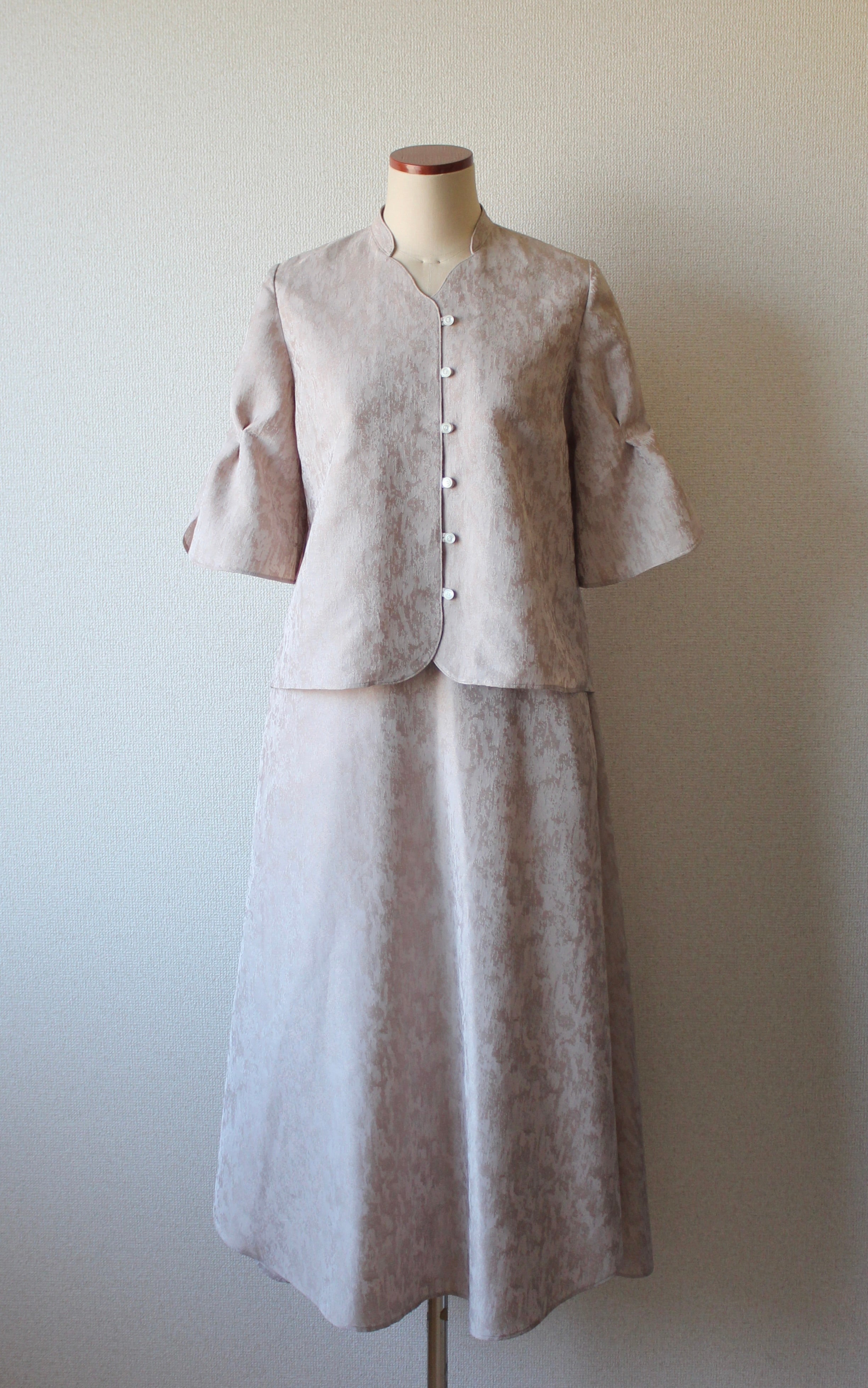 【遠隔試着】// fin sleeve blouse - milk tea -