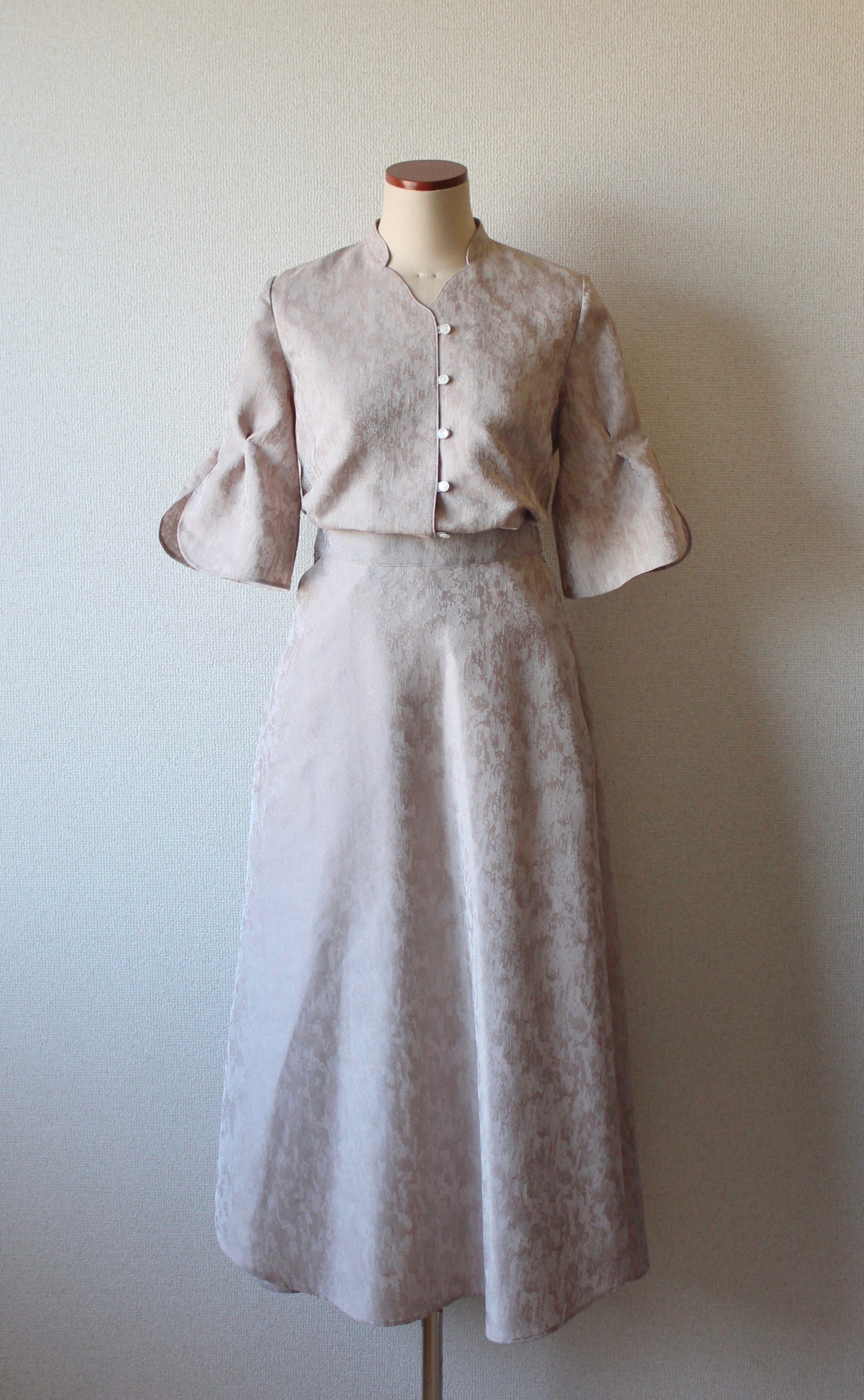 【遠隔試着】// fin sleeve blouse - milk tea -