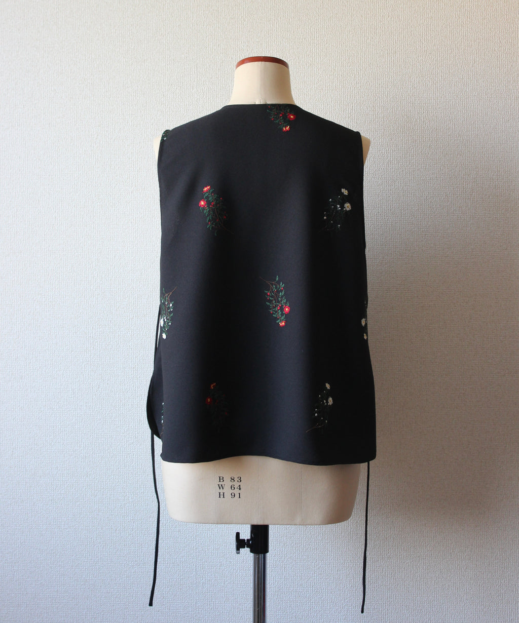 【遠隔試着】// wave neck vest - sazanka -