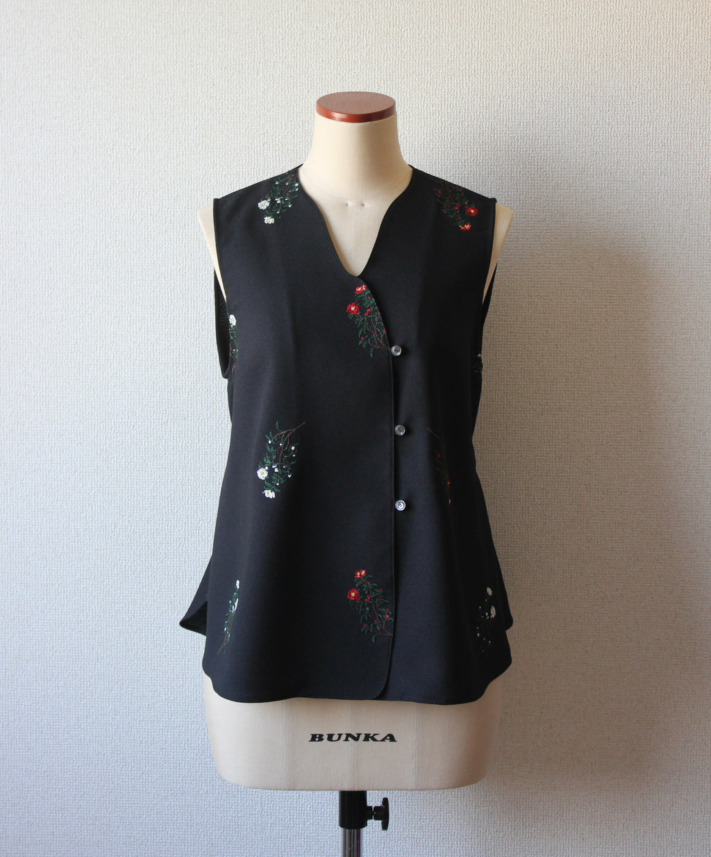 【遠隔試着】// wave neck vest - sazanka -