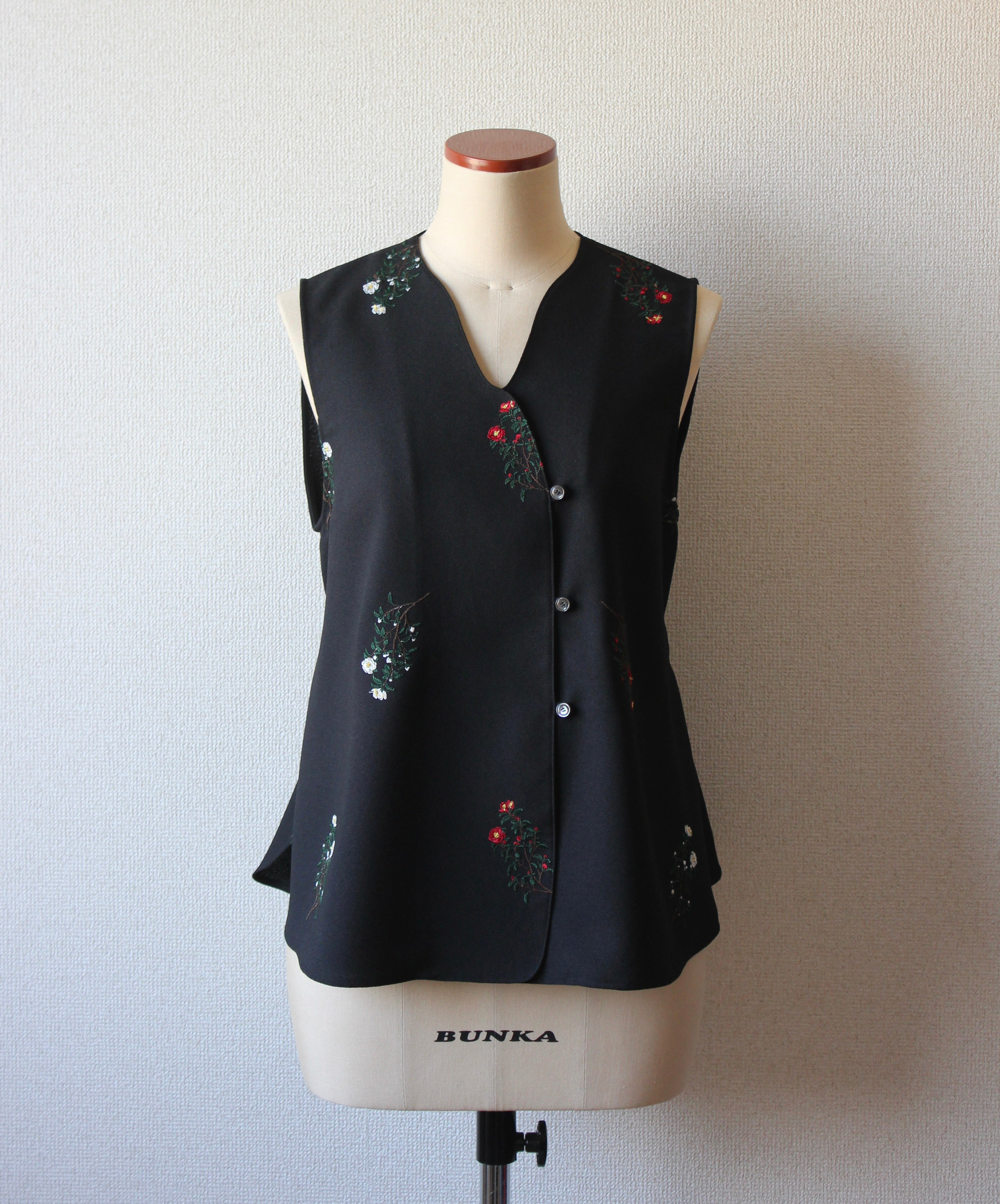 【遠隔試着】// wave neck vest - sazanka -