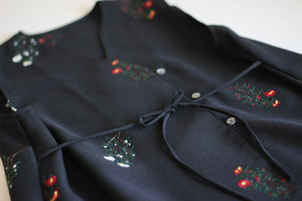 【遠隔試着】// wave neck vest - sazanka -