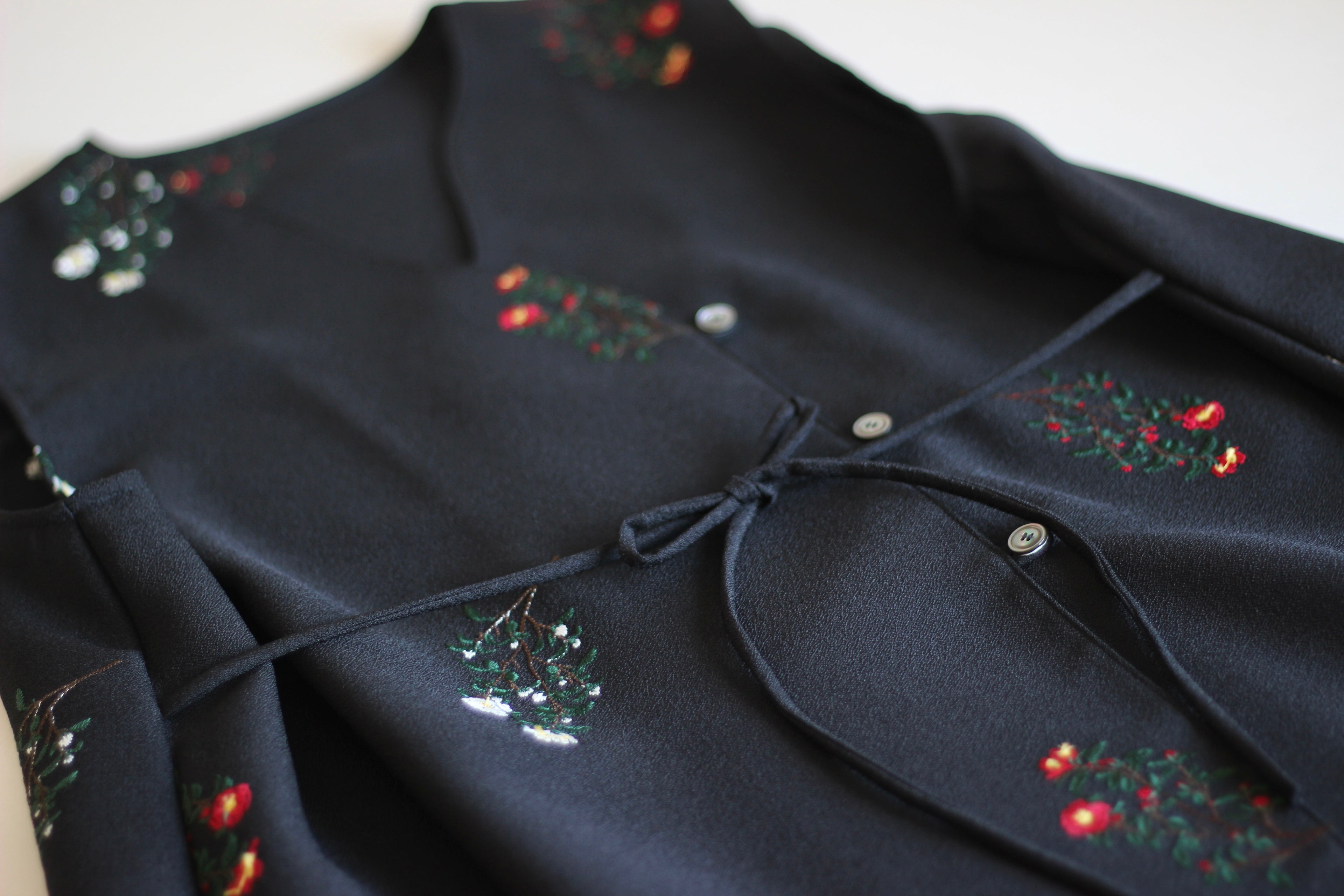【遠隔試着】// wave neck vest - sazanka -
