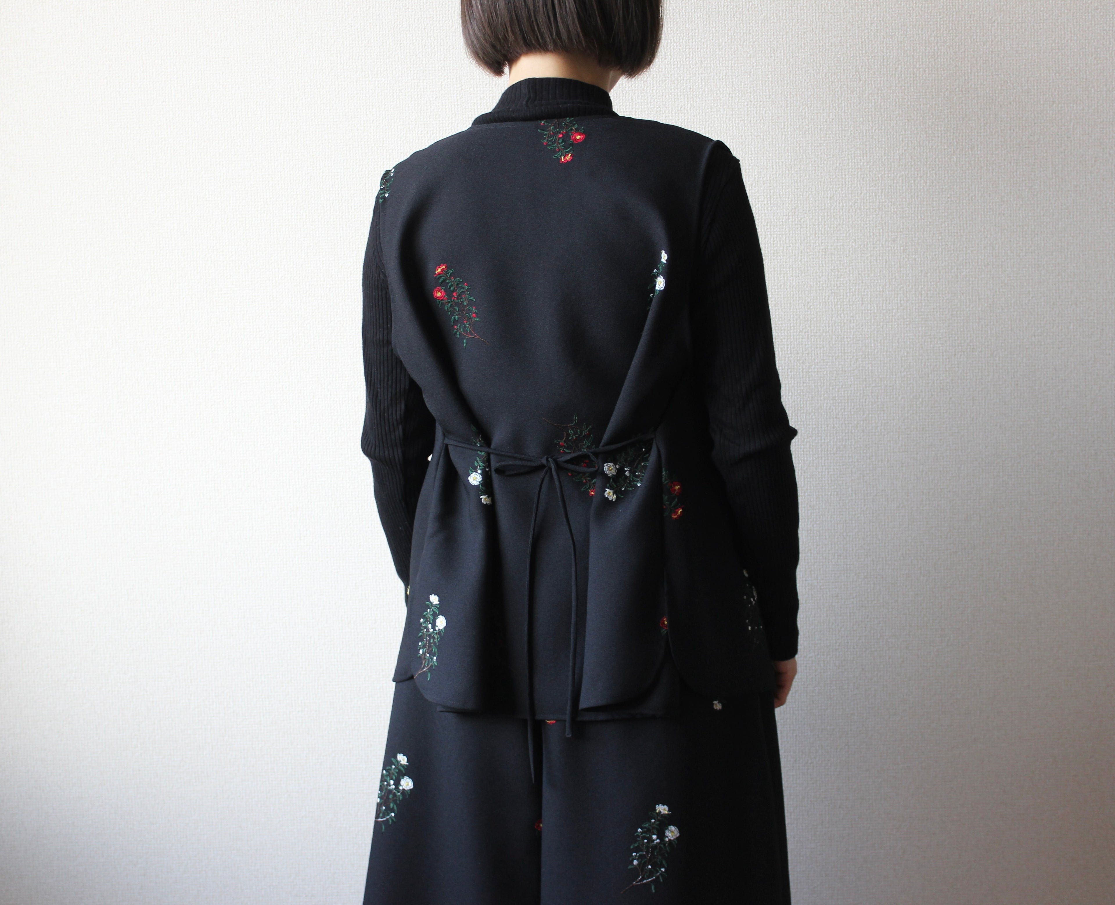 【遠隔試着】// wave neck vest - sazanka -