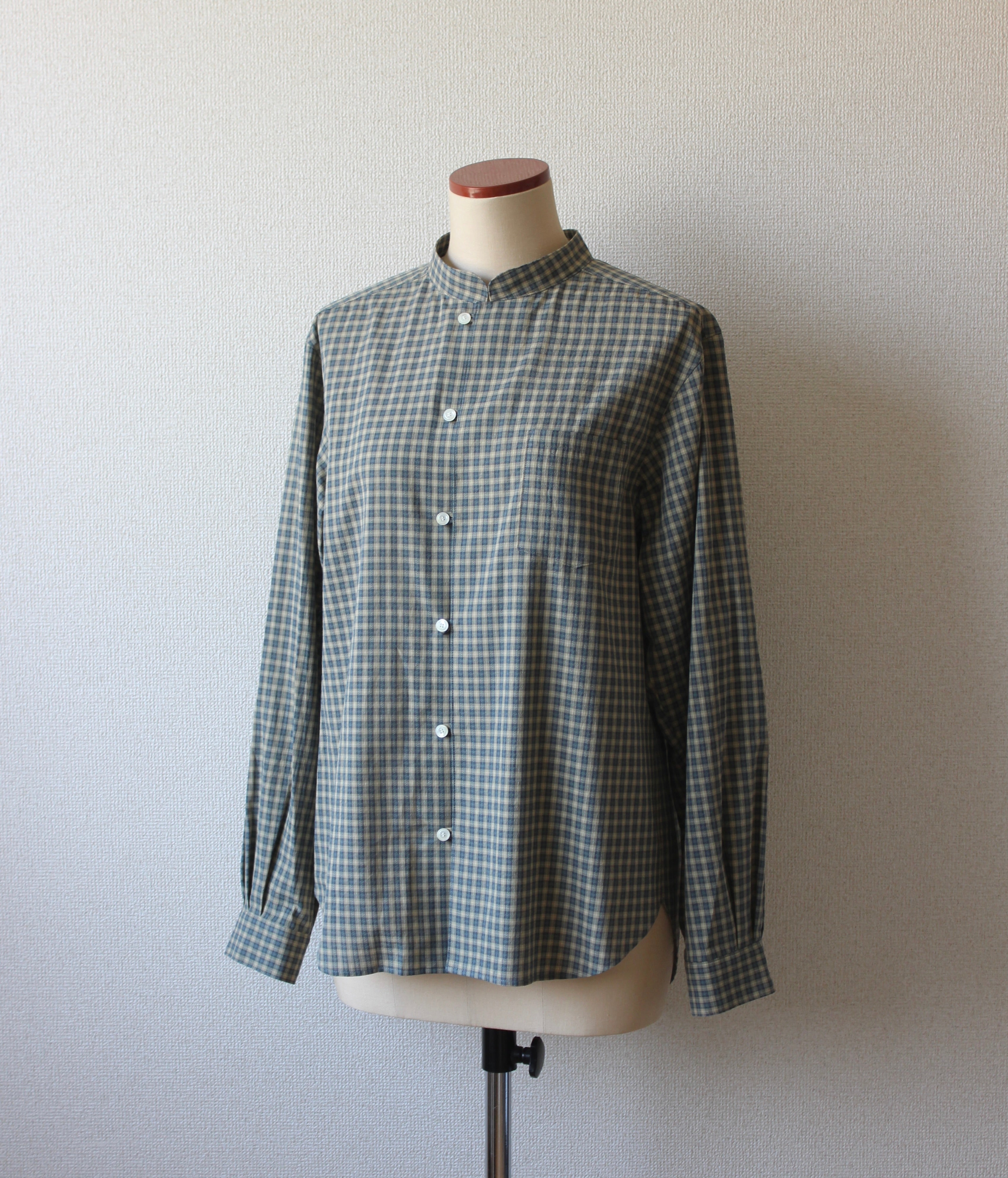 // loop button shirt - olive -【3月下旬〜4月下旬お届け予定】