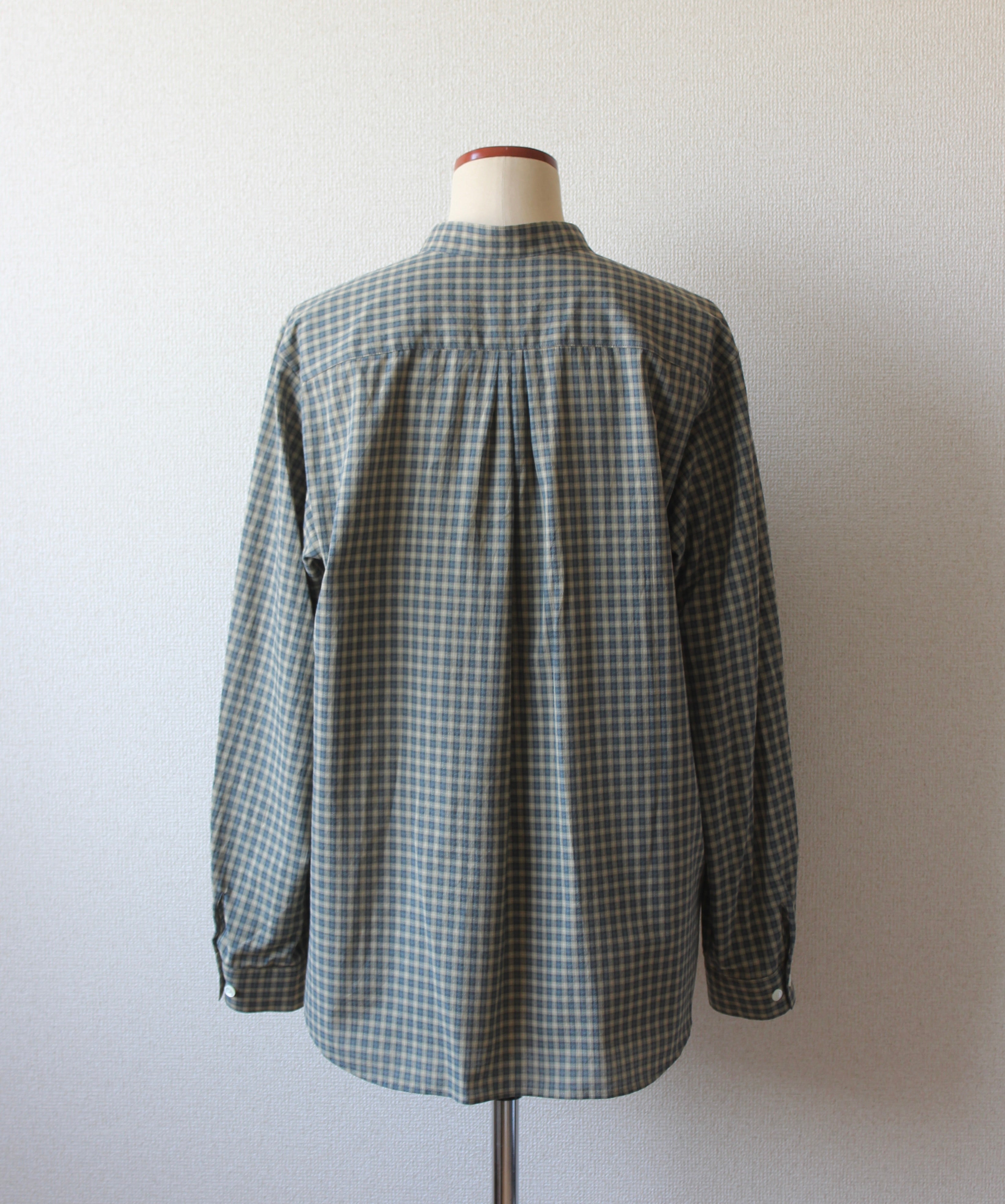 // loop button shirt - olive -【3月下旬〜4月下旬お届け予定】