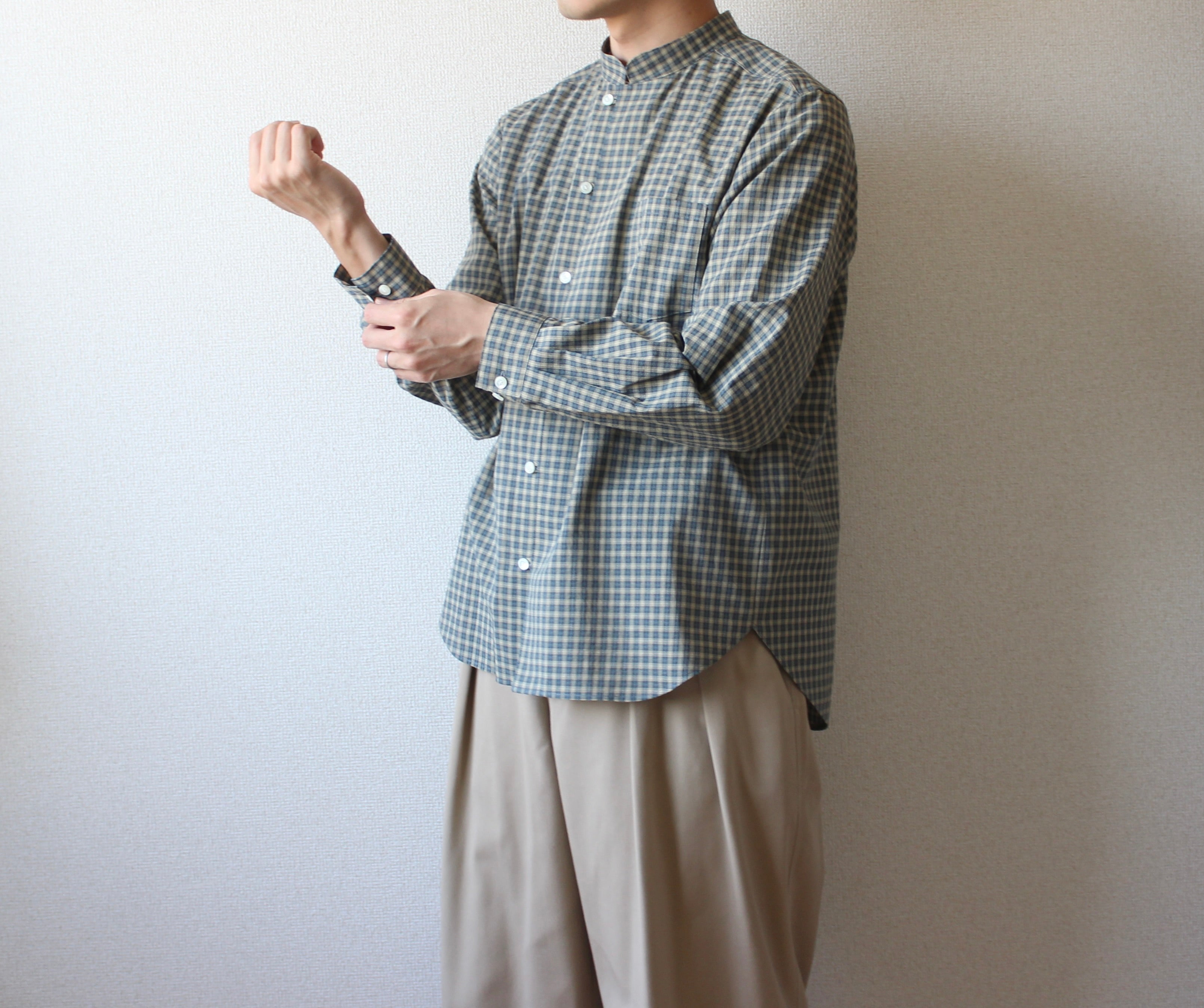 // loop button shirt - olive -【3月下旬〜4月下旬お届け予定】