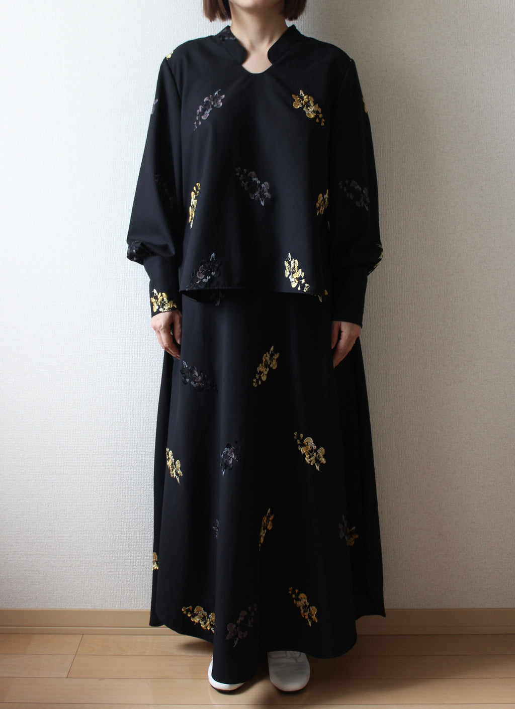// ginkgo neck blouse - icho -【2月下旬〜3月下旬お届け予定】