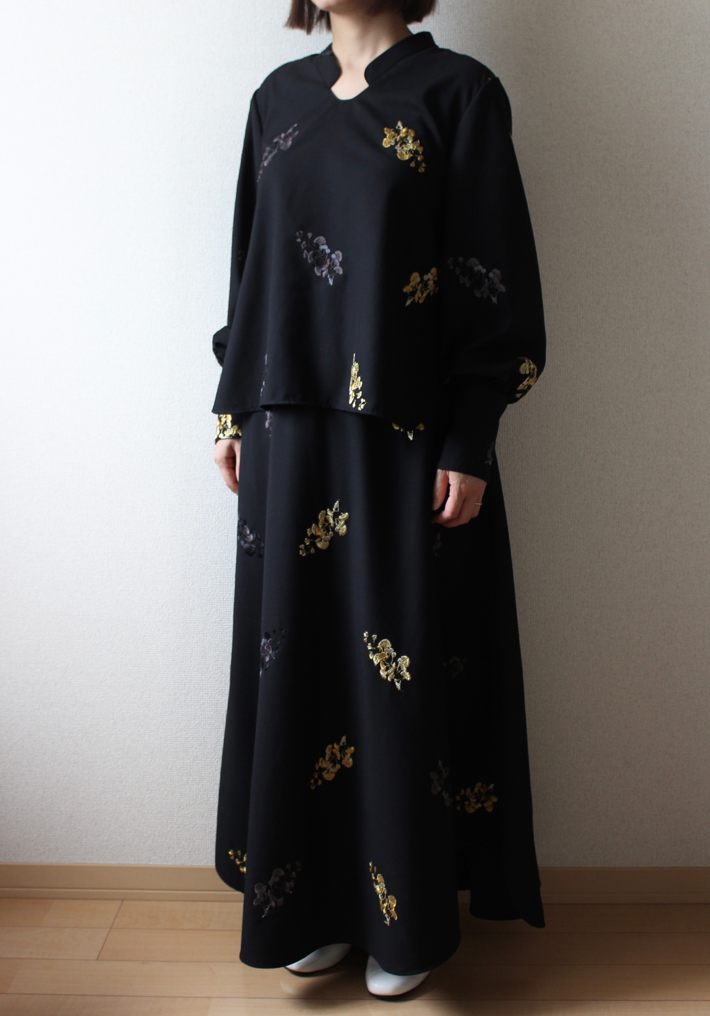 // ginkgo neck blouse - icho -【2月下旬〜3月下旬お届け予定】