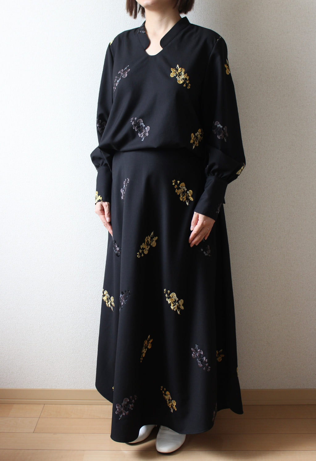 // ginkgo neck blouse - icho -【2月下旬〜3月下旬お届け予定】