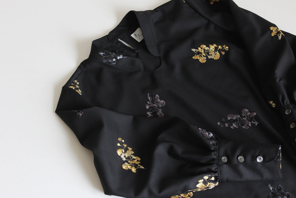 // ginkgo neck blouse - icho -【2月下旬〜3月下旬お届け予定】