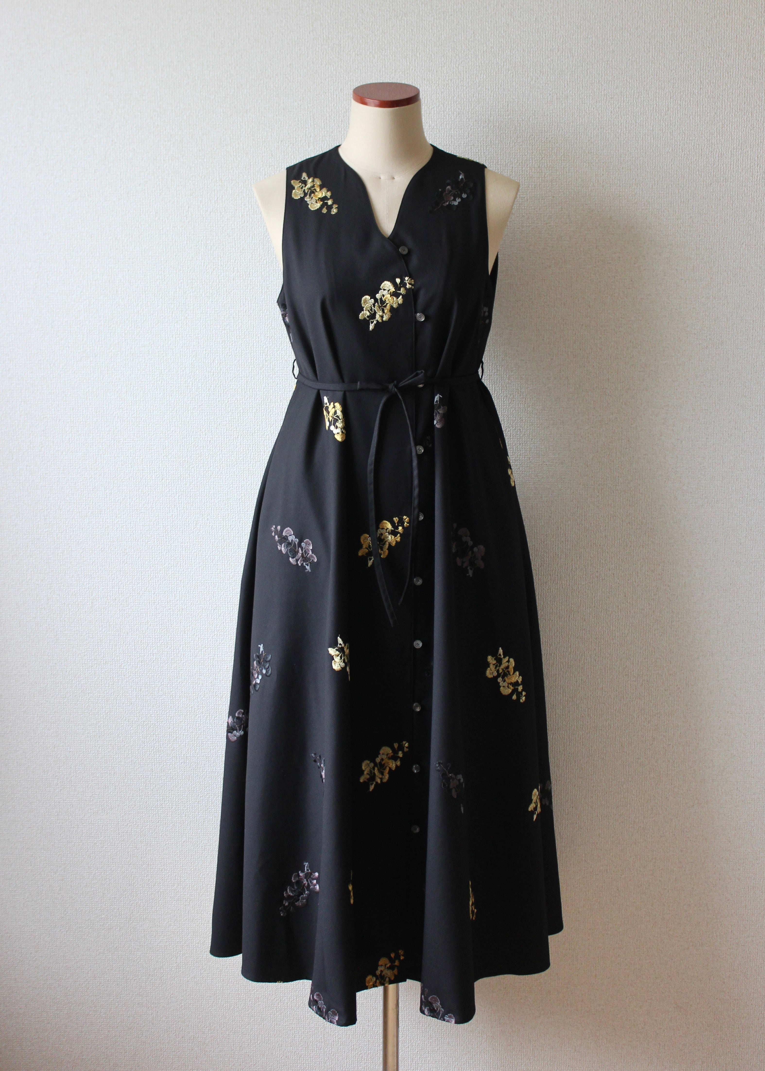 // wave neck one piece - icho - 【2月下旬〜3月下旬お届け予定】