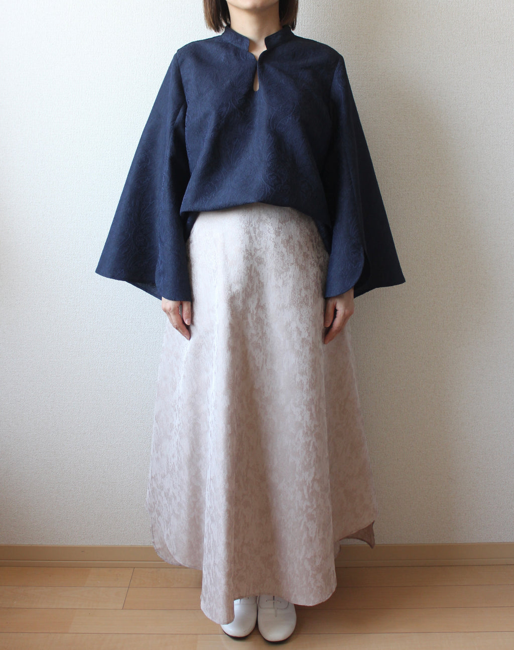 // gourd neck blouse (stem sleeve) - navy - 【3月下旬〜4月下旬お届け予定】